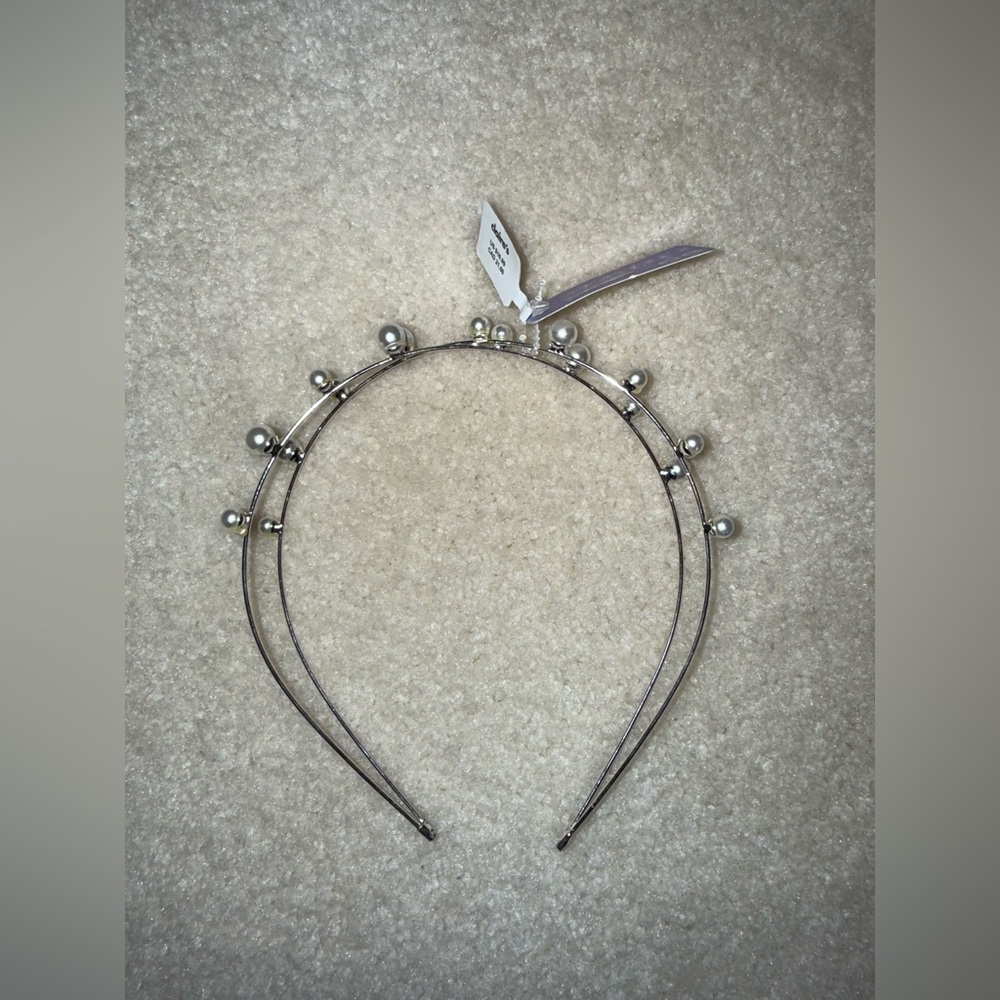 Claire’s pearl head-band. NWT!!
